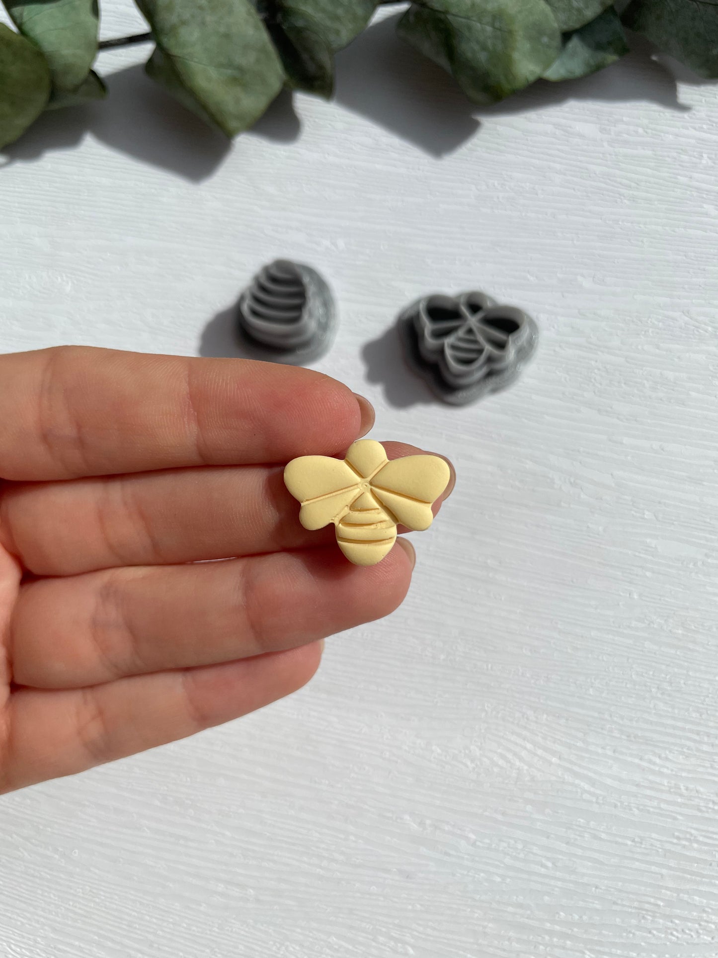 Clay Cutter Bee & Honeycomb