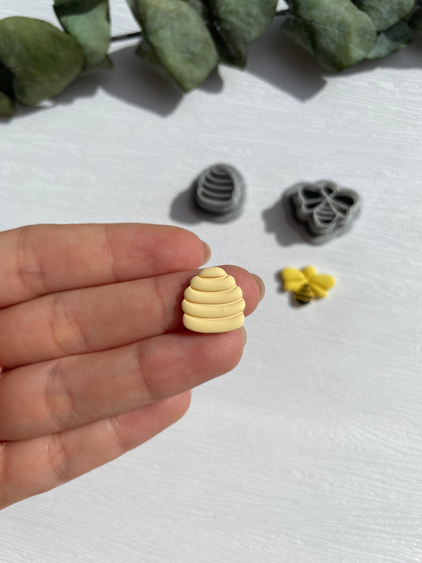 Clay Cutter Bee & Honeycomb
