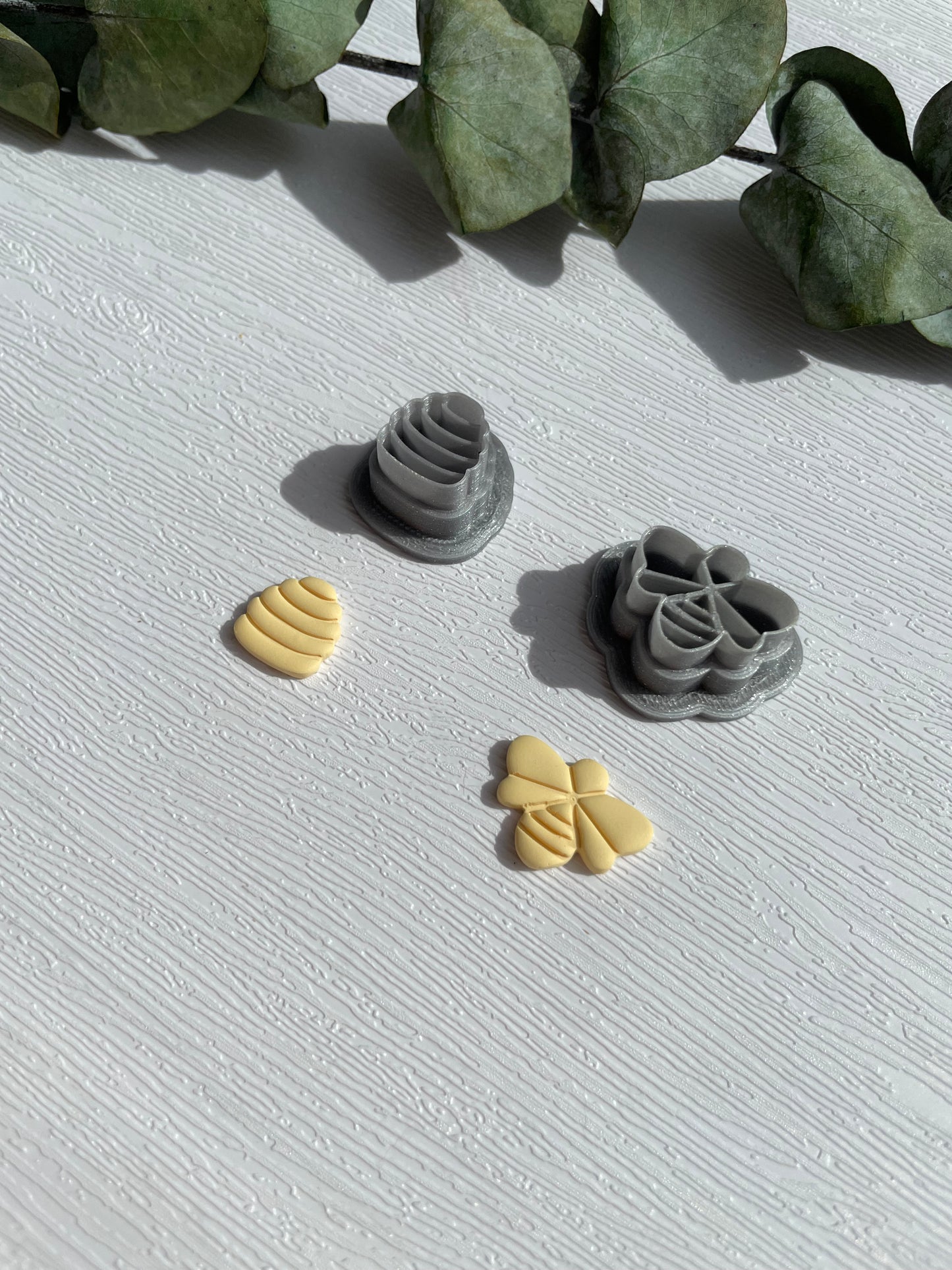 Clay Cutter Bee & Honeycomb
