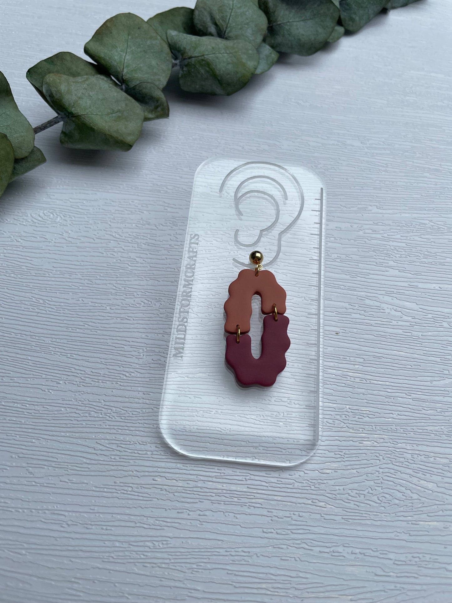 Acryl Lineal zur Ohrringdarstellung