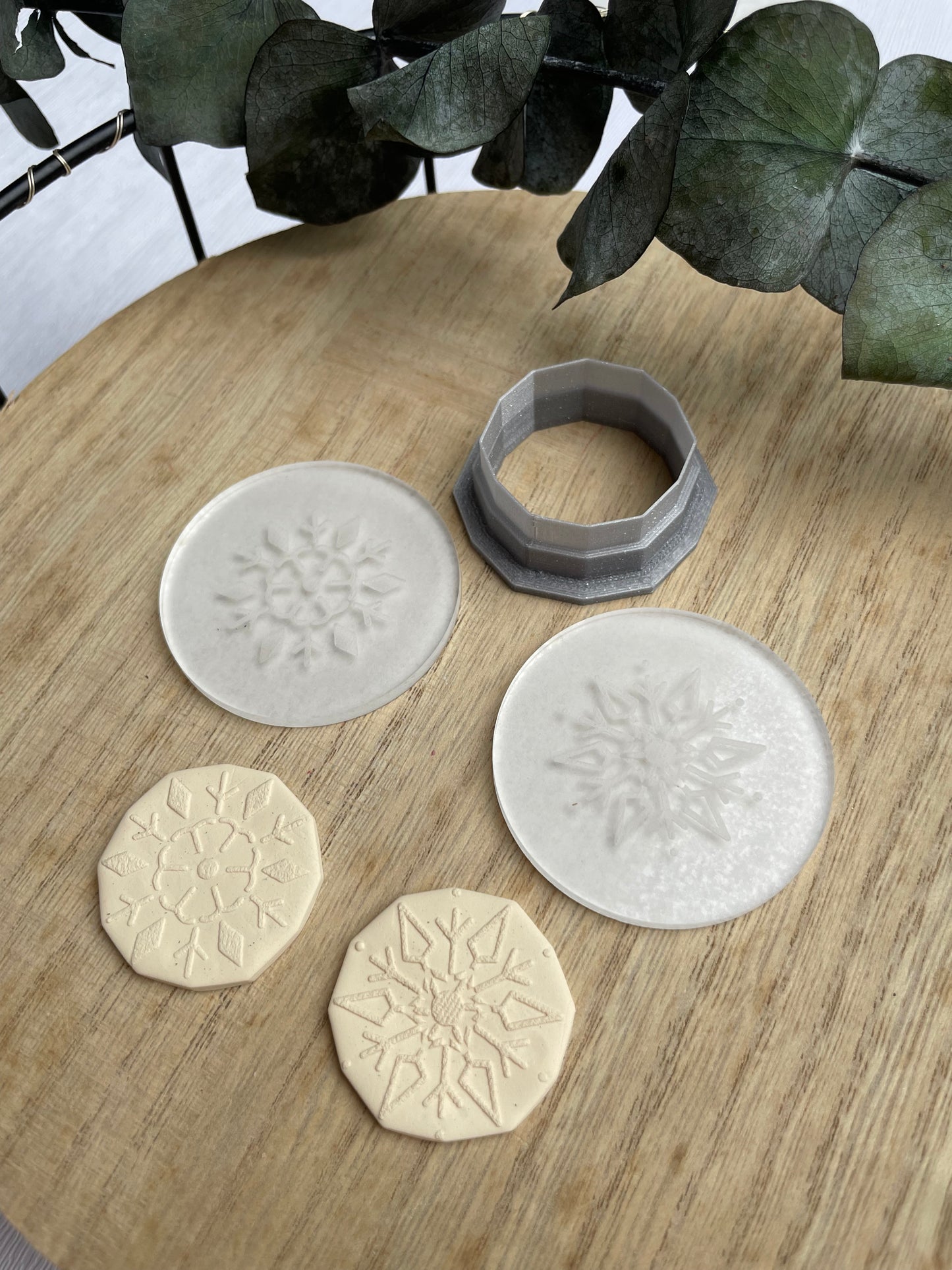 Acrylic embossing stamp snowflake + cutter