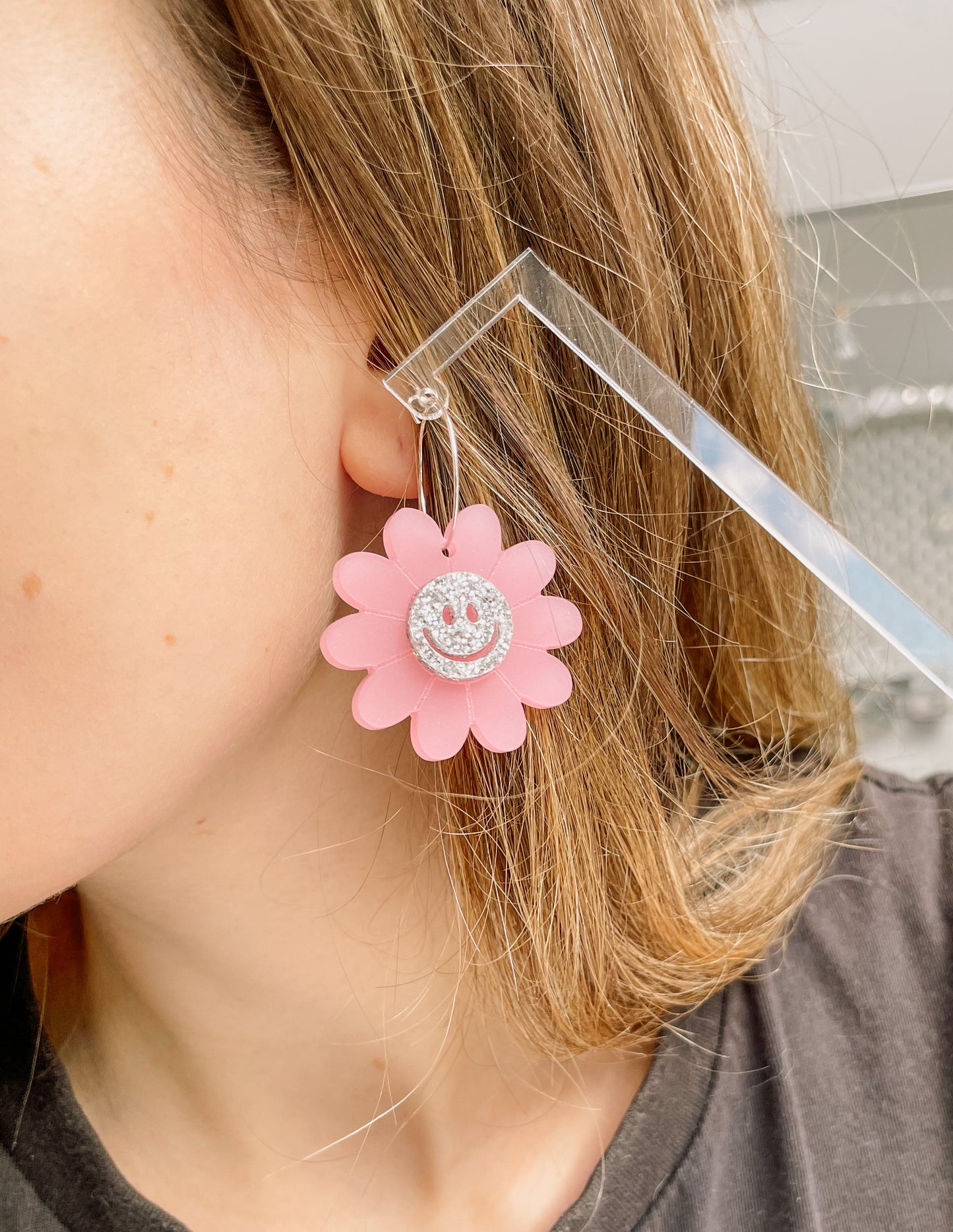 Acryl Earrings | Smiley Flower
