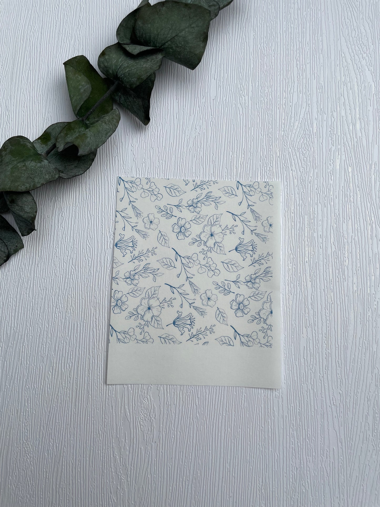 Hellblaue Blumen Transferpapier