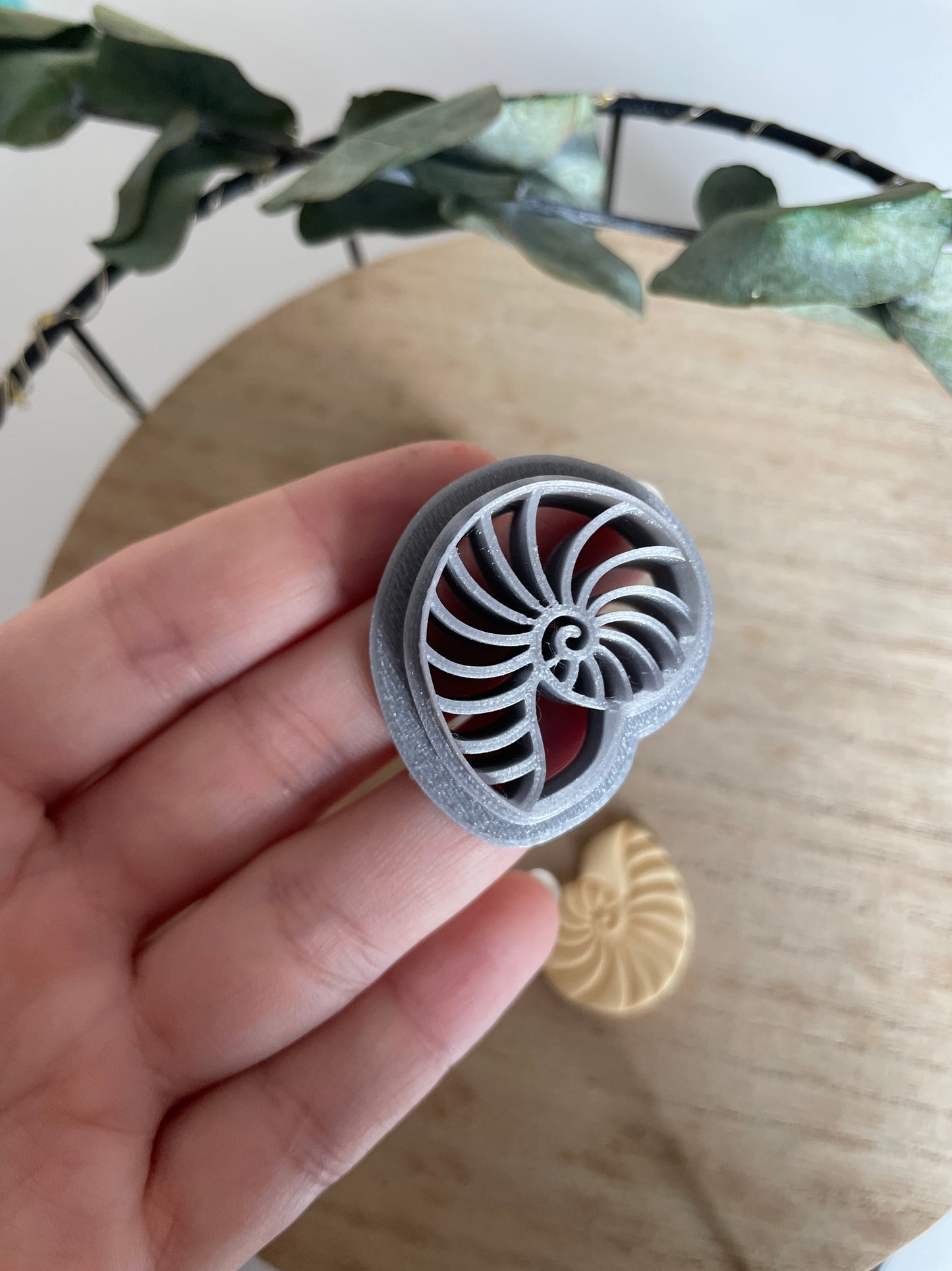 Clay Cutter Curly Shell Fancy
