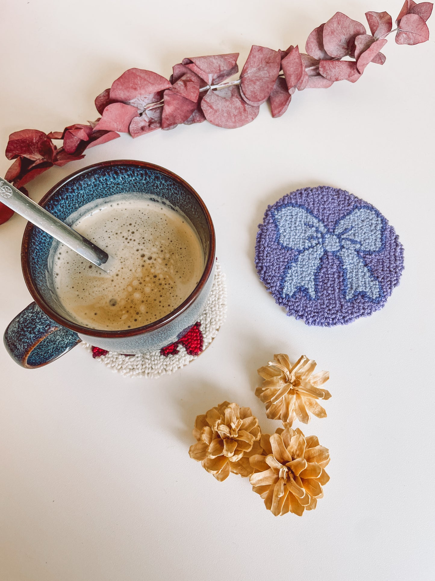 Mug Rug | Tassenteppich Schleife