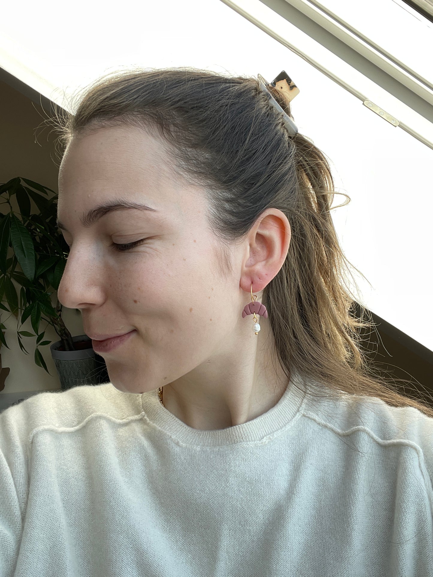 Polymerclay Earrings | Crossaint with freshwater pearls