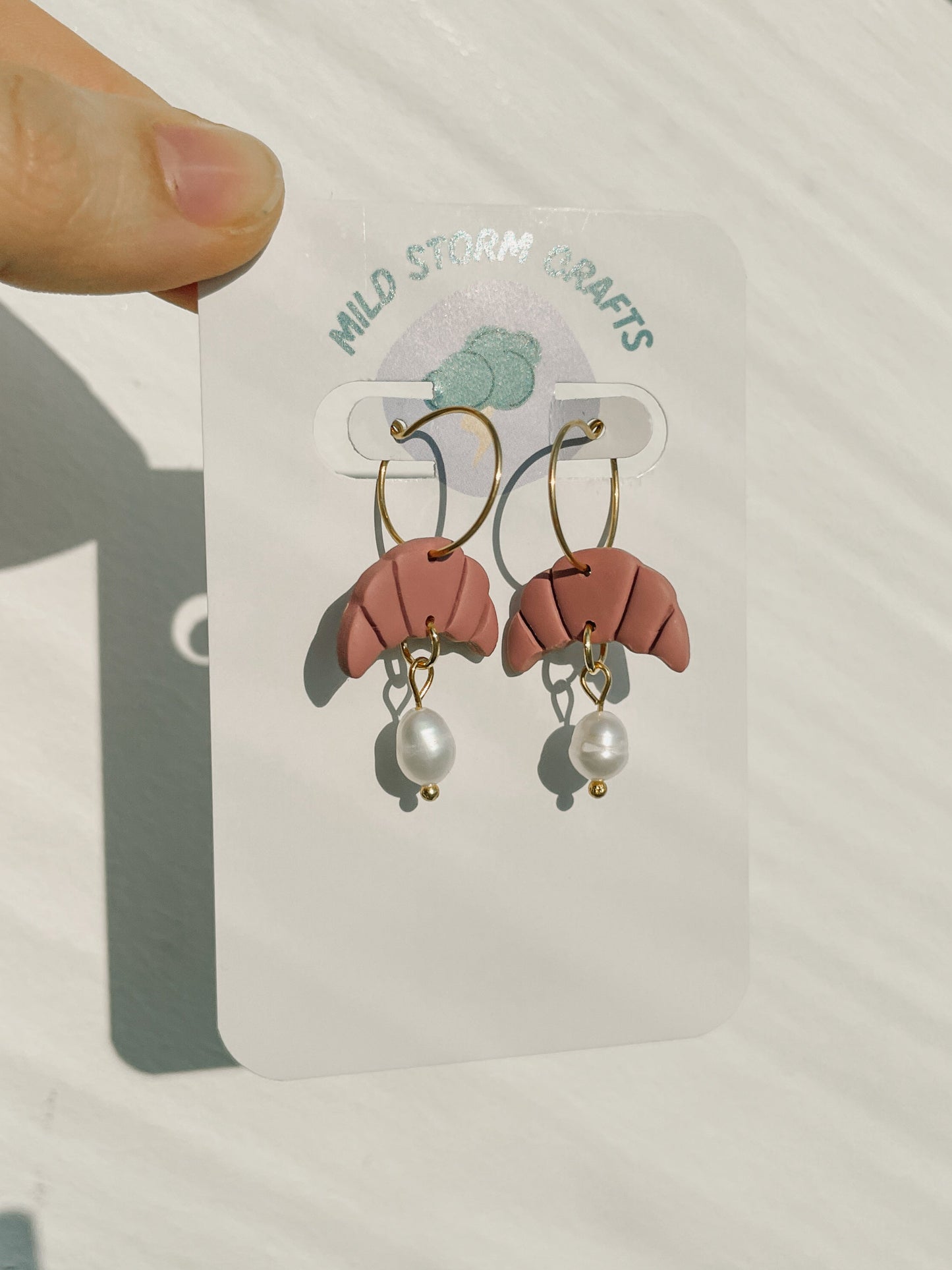 Polymerclay Earrings | Crossaint with freshwater pearls