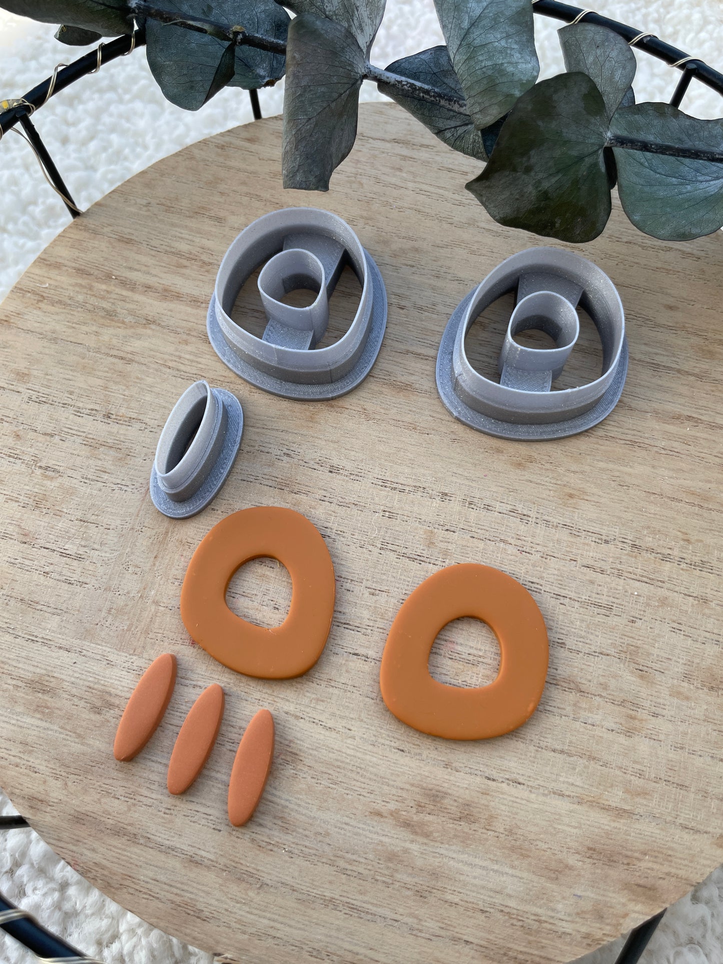 Polymerclay Cutter Oval Hanger