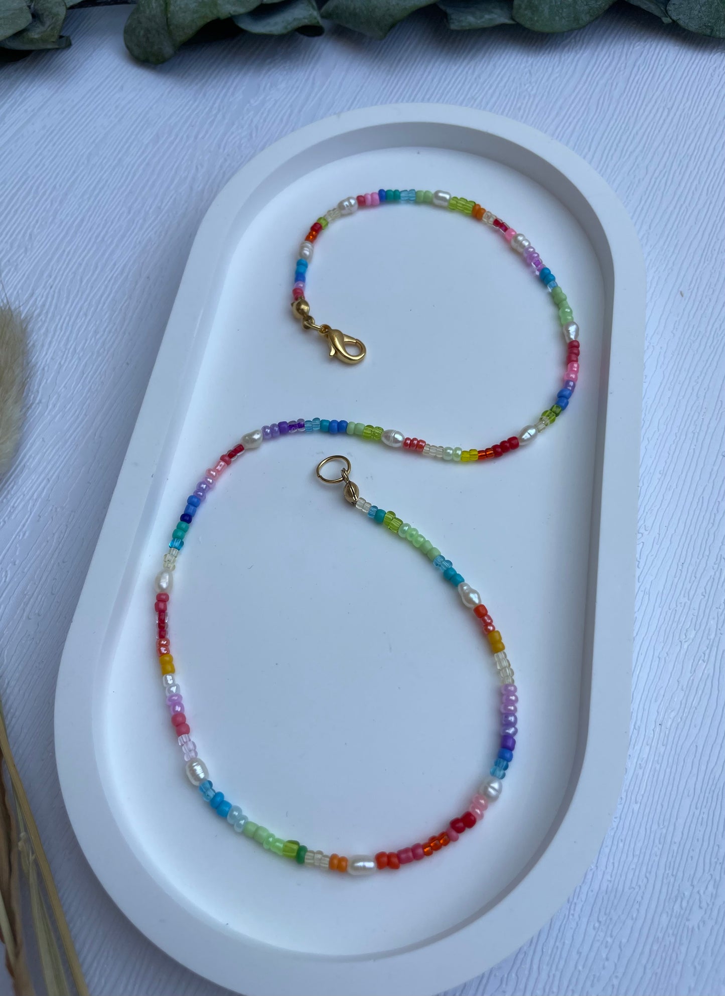 Bunte sommerliche Perlenkette