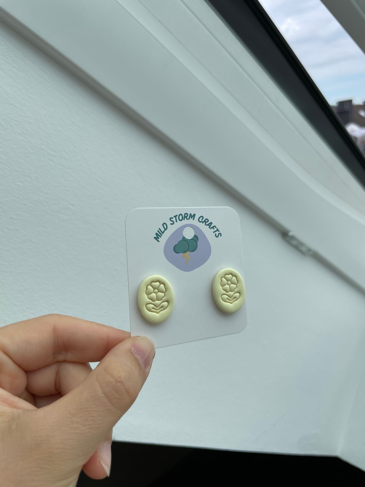 Polymer clay earrings | Lightweight earrings | Small flower studs