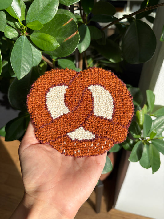 Mug Rug  | Tassenteppich Brezel