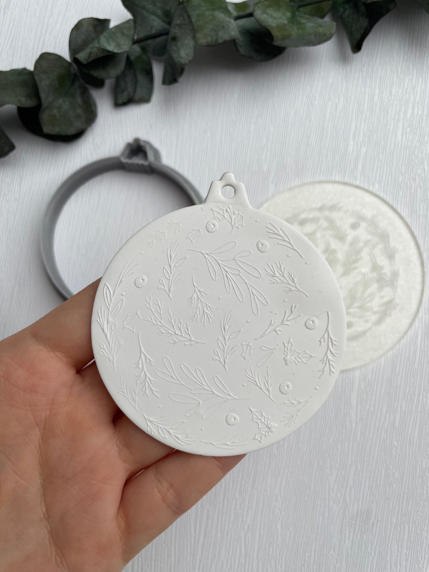 Acrylic embossing stamp ball + cutter