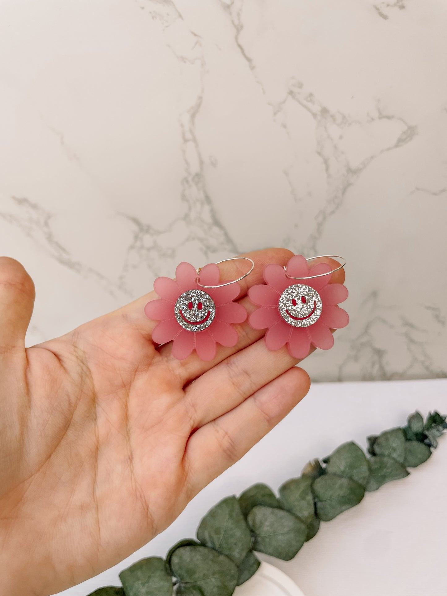 Acrylic Earrings | Smiley flowers