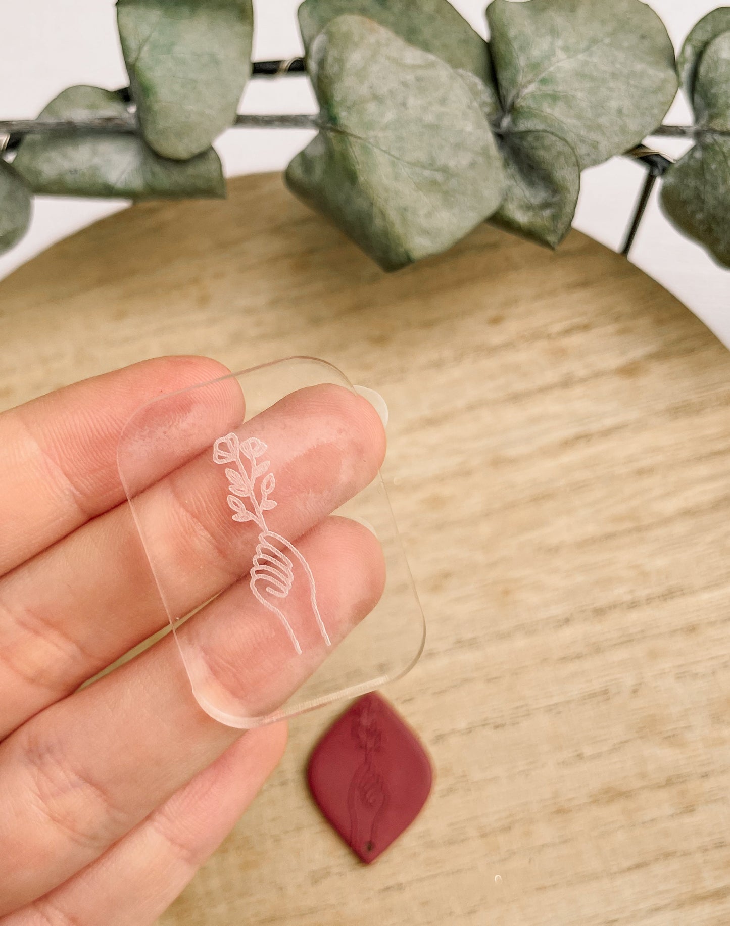 Acryl Prägestempel | Hand with Flower